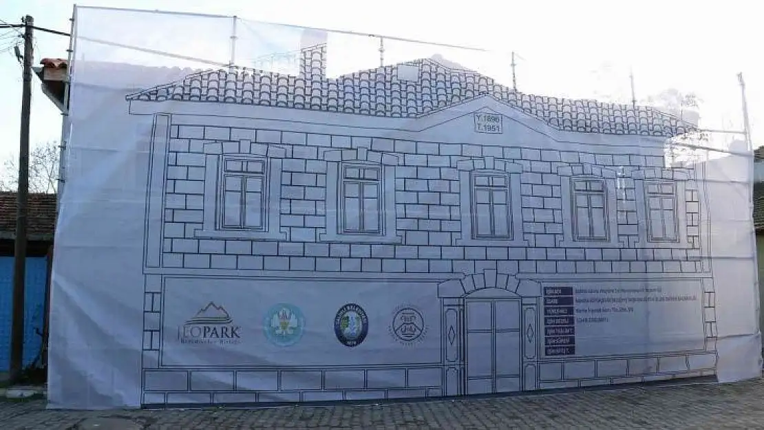 Atatürk Evi'nde restorasyon sürüyor