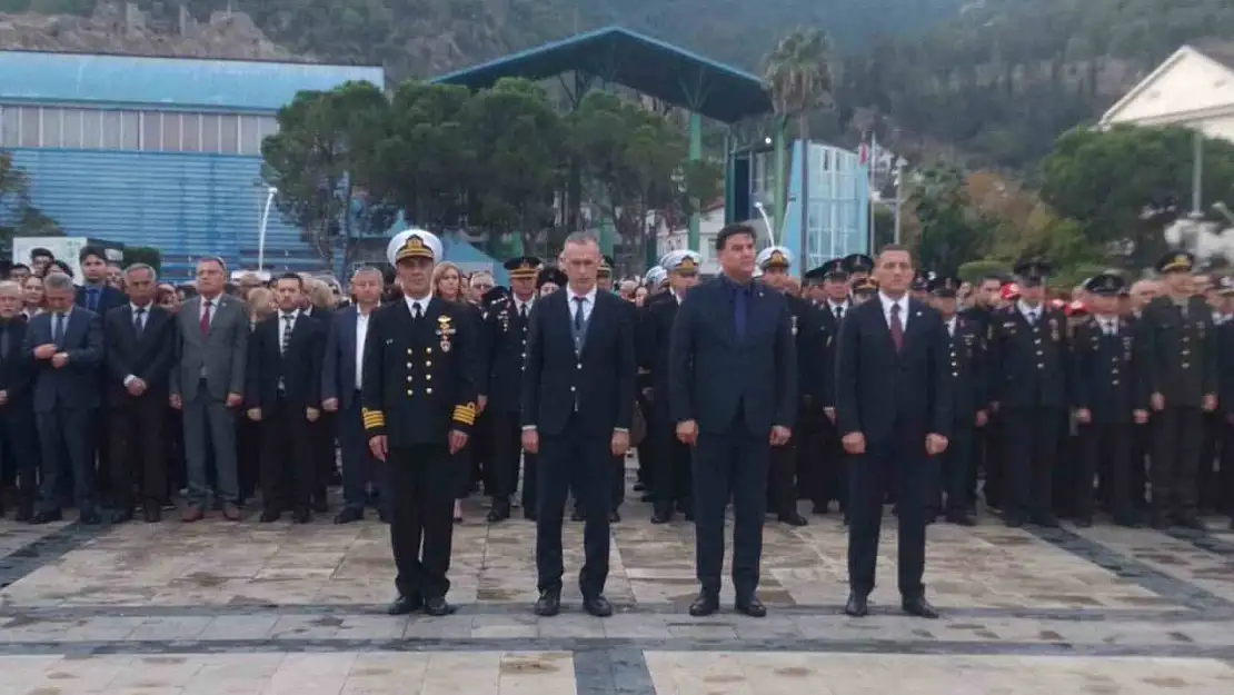 Atatürk Fethiye'de saygı ve özlemle anıldı