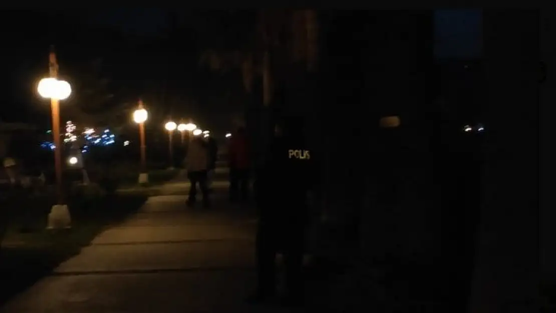 Ateş yakıp eğlenen gruba polis baskını