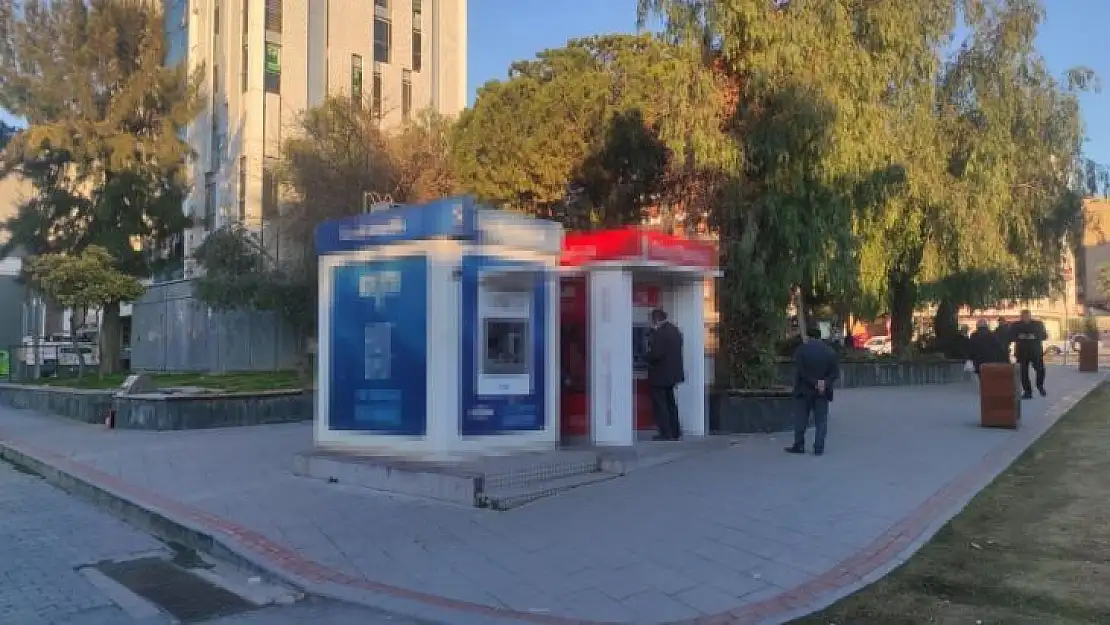 ATM'den para çeken vatandaşa kapkaç şoku