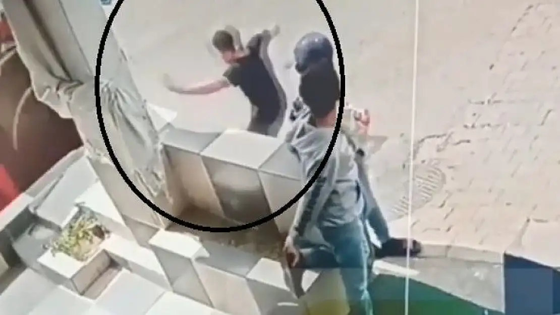 Ayağının üzerinden otobüs geçen çocuk ölümden kıl payı kurtuldu