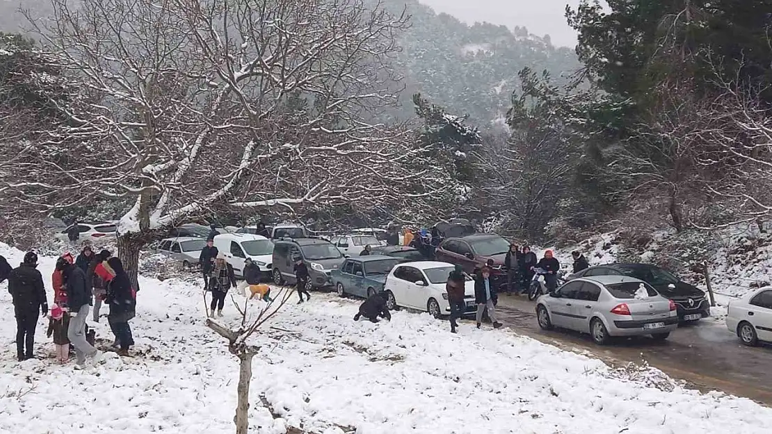 Aydın'a kar gelmeyince vatandaşlar kara gitti