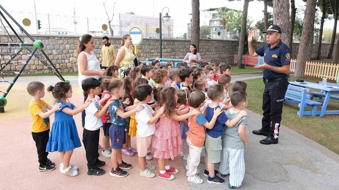 Aydın Büyükşehir Belediyesi, İtfaiyecilik Haftası'nda miniklere eğitim verdi