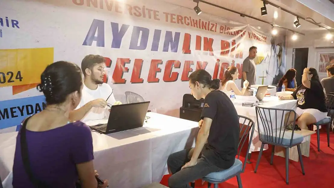 Aydın Büyükşehir Belediyesi tercih tırı yoğun ilgi görüyor