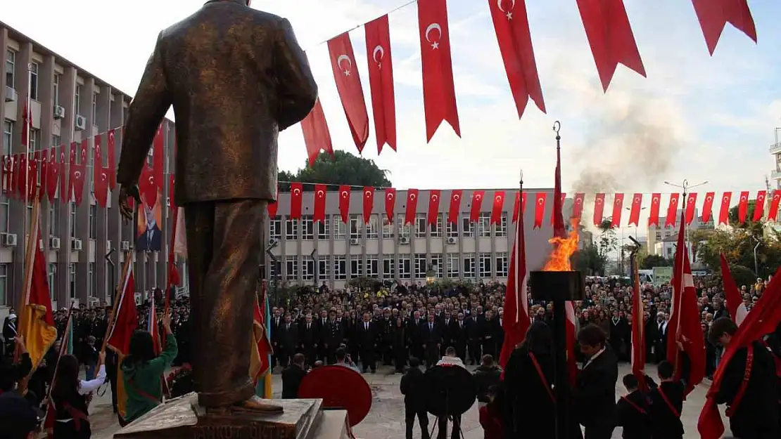 Aydın'da 10 Kasım Atatürk'ü Anma Töreni Gerçekleşti