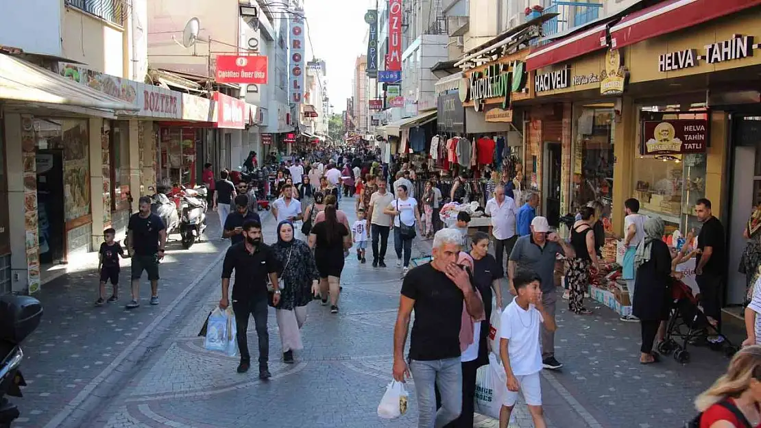 Aydın'da çarşı pazar yoğunluğu