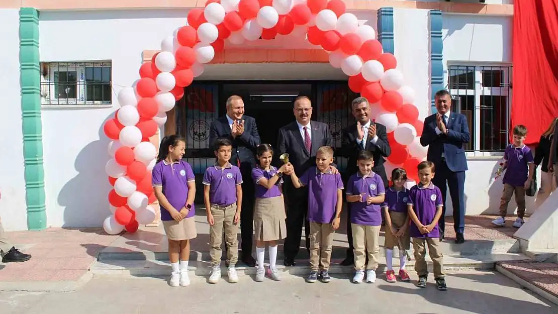 Aydın'da ilk ders zili çaldı, 184 bin öğrenci ders başı yaptı