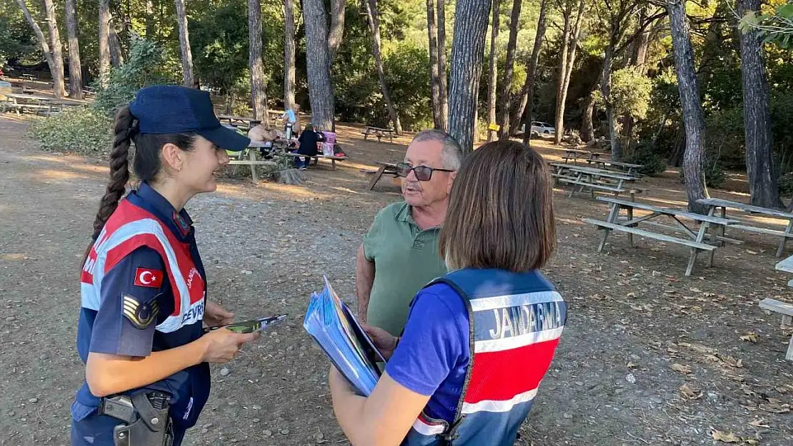 Aydın'da jandarma ekipleri vatandaşları bilgilendiriyor