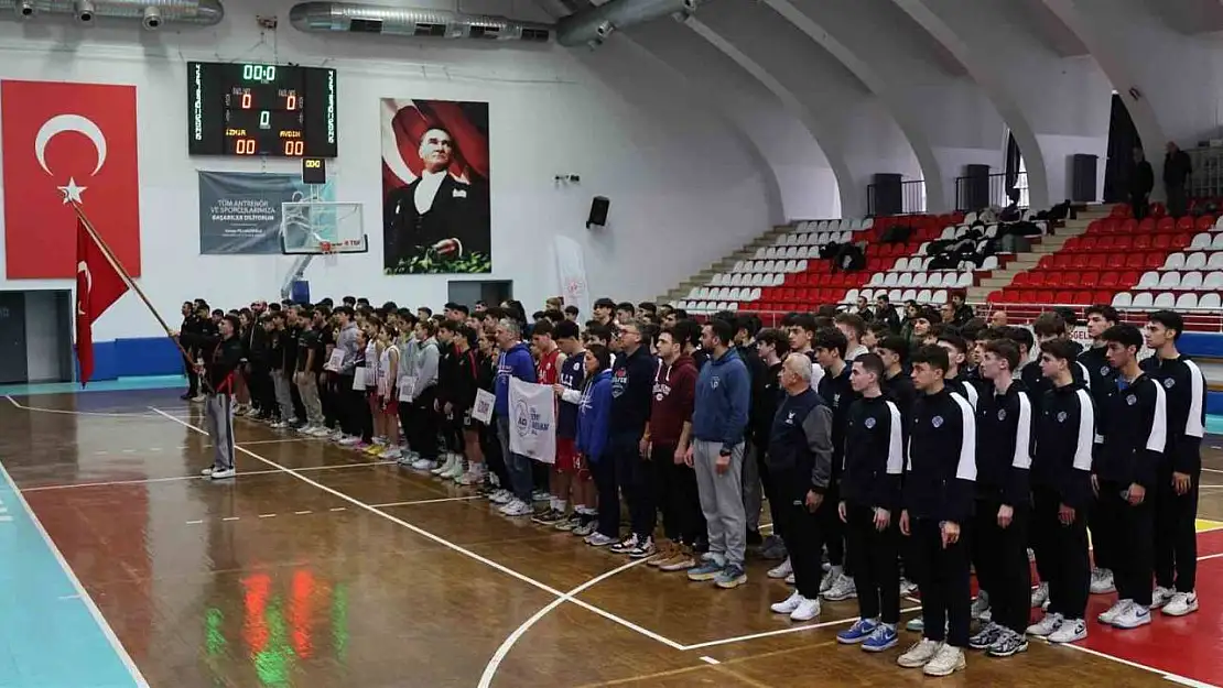 Aydın'da potanın genç yıldızları grup birinciliği için sahada