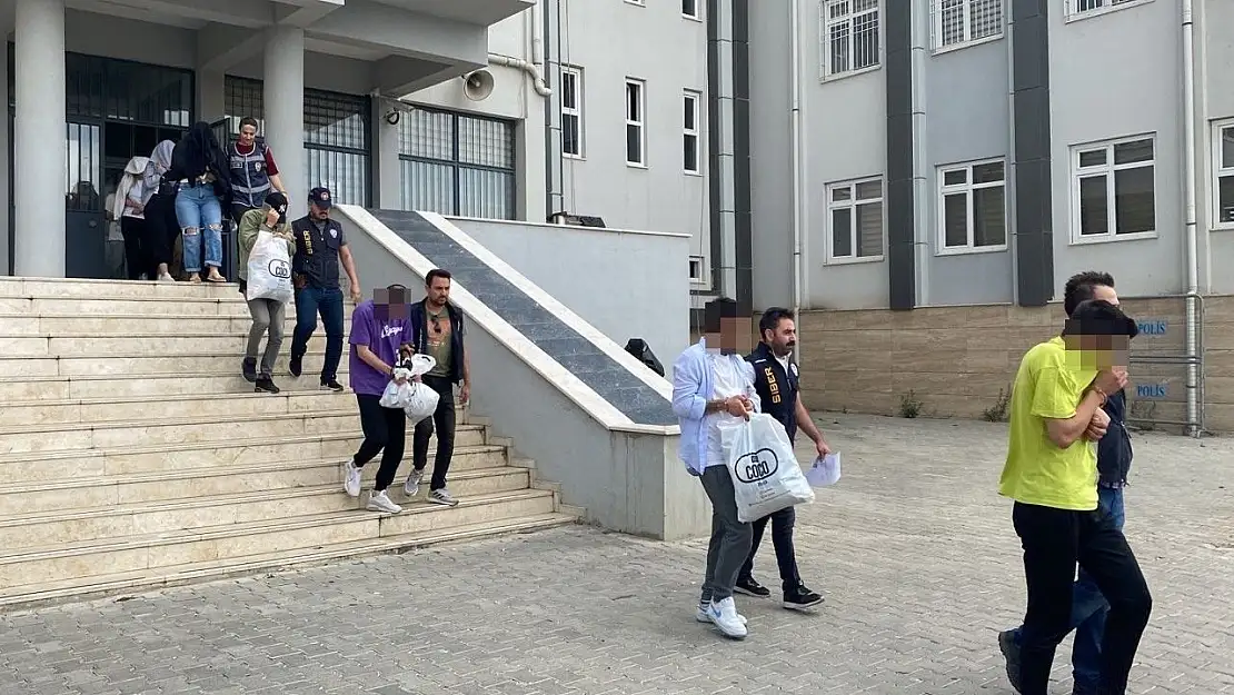 Aydın'daki 'sanal eskort' operasyonunda 12 şüpheli tutuklandı