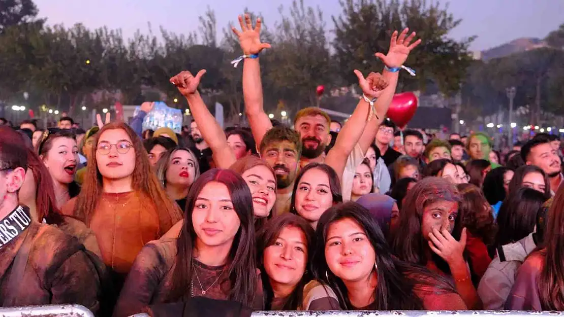 Aydınlı gençlerden Başkan Çerçioğlu'na Aydınfest teşekkürü