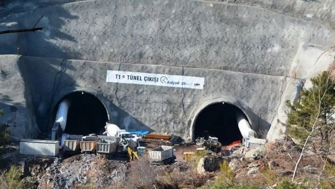 Ayvacık - Küçükkuyu yolundaki tünellerde 'ışık göründü' töreni düzenlenecek