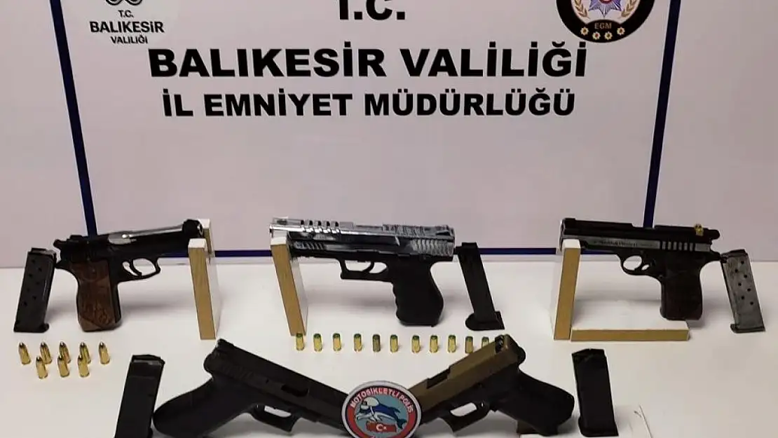 Ayvalık Polisi ruhsatsız silah taşıyanlara geçit vermiyor