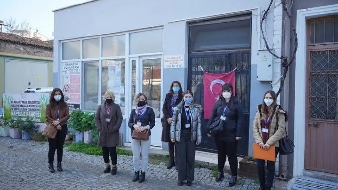 Ayvalık'ta 'Kapınızdayız Yanınızdayız' projesiyle 817 haneye ulaşıldı