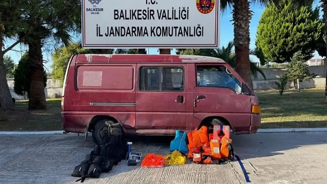 Ayvalık'ta 3 organizatör ve 58 düzensiz göçmen yakalandı