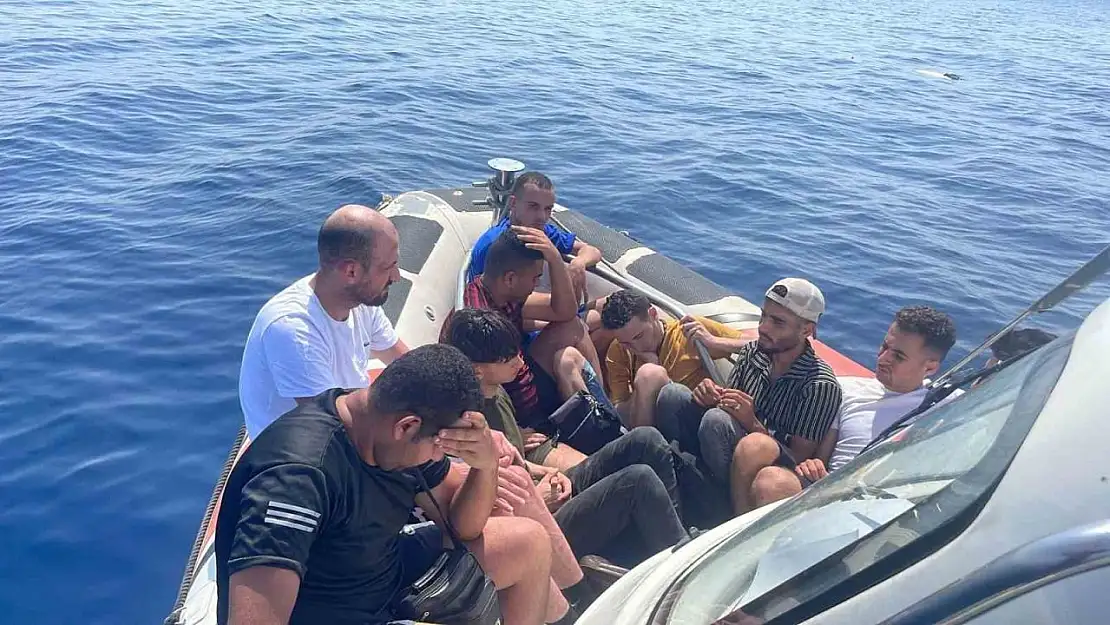 Ayvalık'ta 9 göçmen kurtarıldı