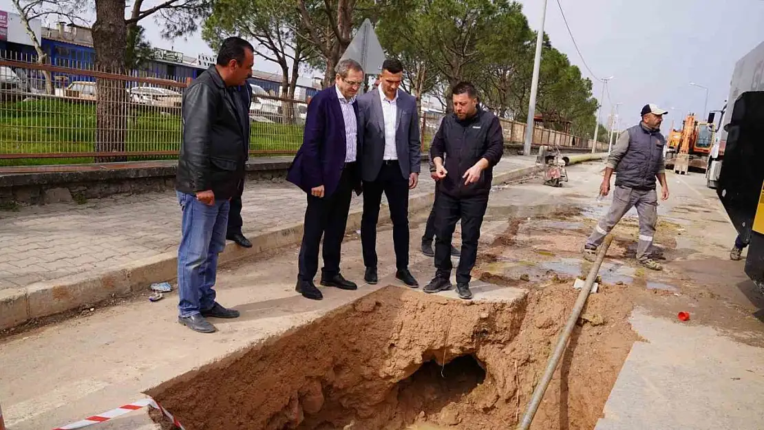 Ayvalık'ta Başkan Ergin doğalgaz çalışmalarını inceledi
