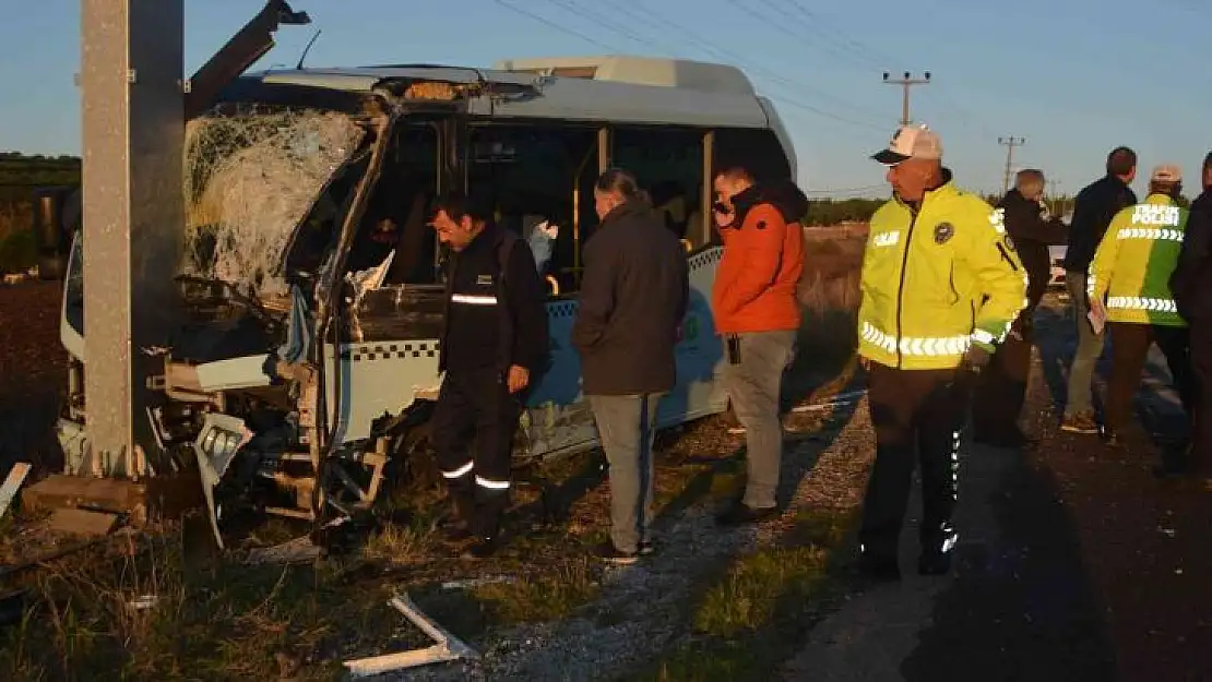 Ayvalık'ta bozuk yol ve güneş kazaya neden oldu: 10 yaralı