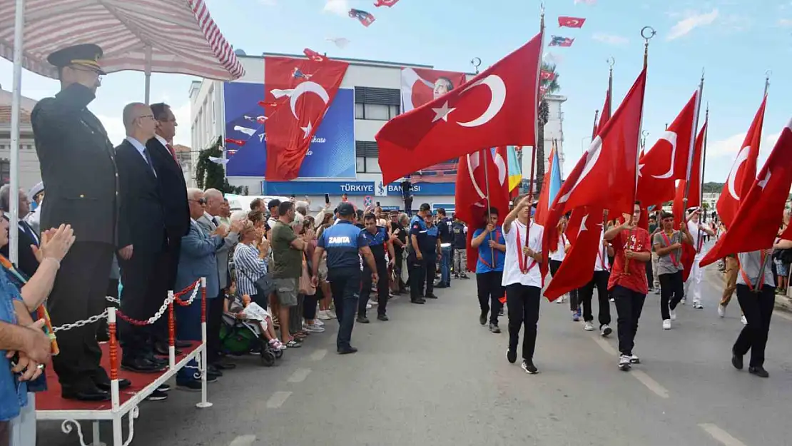 Ayvalık'ta düşman işgalinden kurtuluşun 102. yılı coşkusu