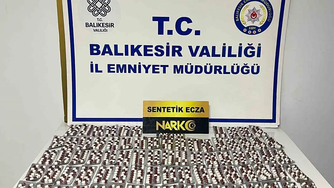 Ayvalık'ta narkotik polisi uyuşturucu hap satıcısını kıskıvrak yakaladı