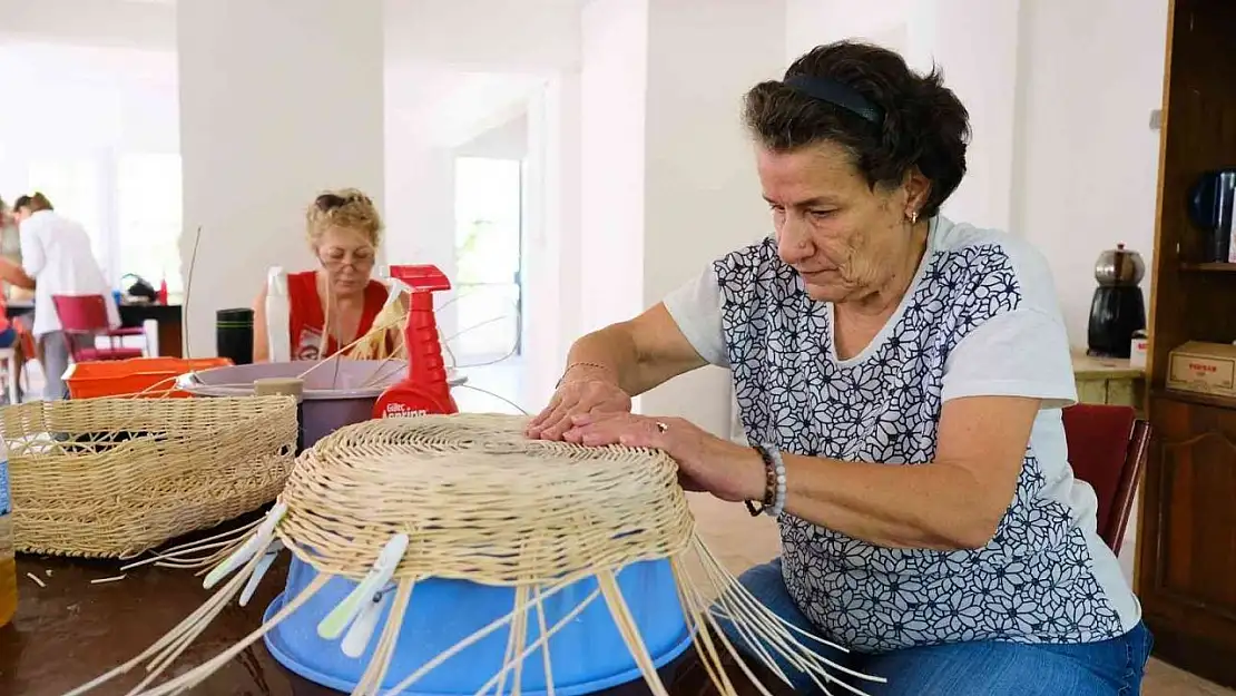 Ayvalık'ta sepet örme geleneği yeniden hayat buldu