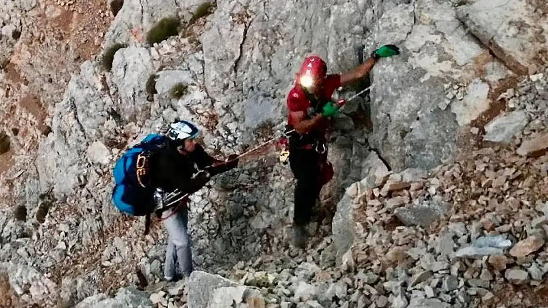 Babadağ'da mahsur kalan paraşütçü kurtarıldı