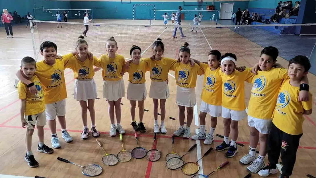 Badmintonda Manisa'yı temsil edecekler