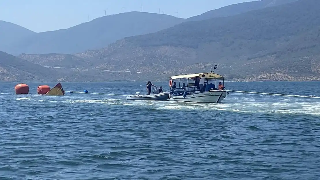 Bafa Gölü'ne düşen uçağı kurtarma çalışmalarına Jandarma destek veriyor