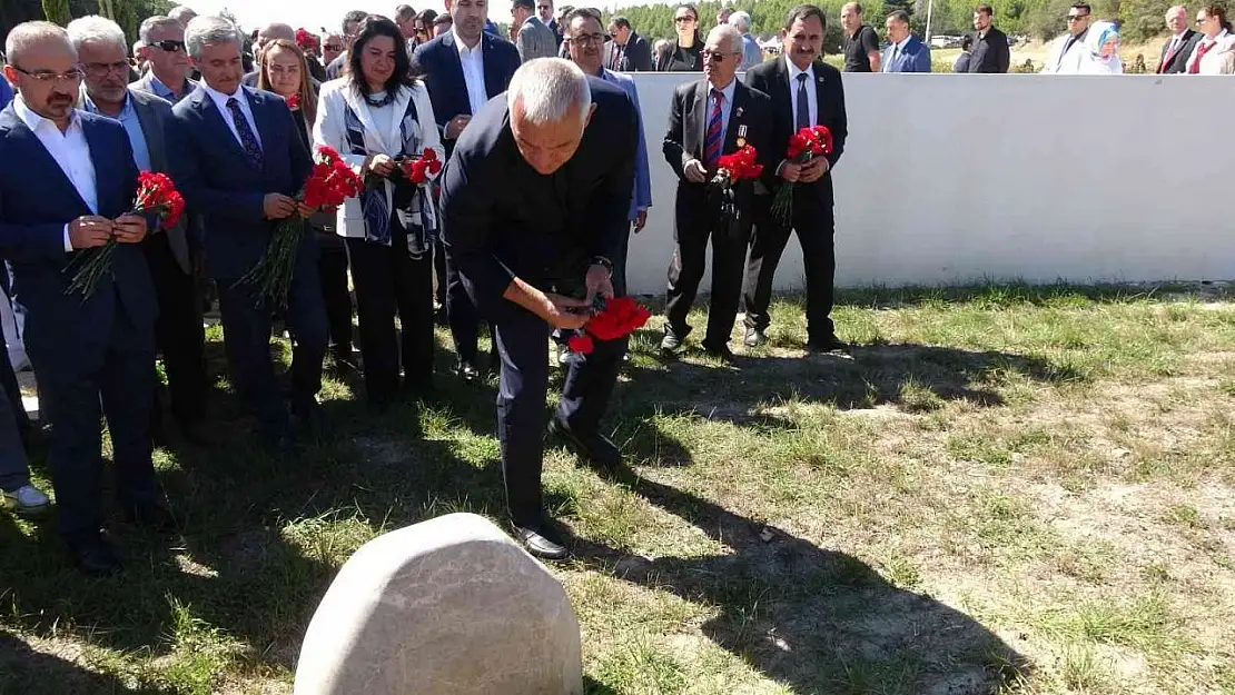 Bakan Ersoy: 'Şehitliklerimizin ihyası, bizim en önem verdiğimiz konuların başında geliyor'