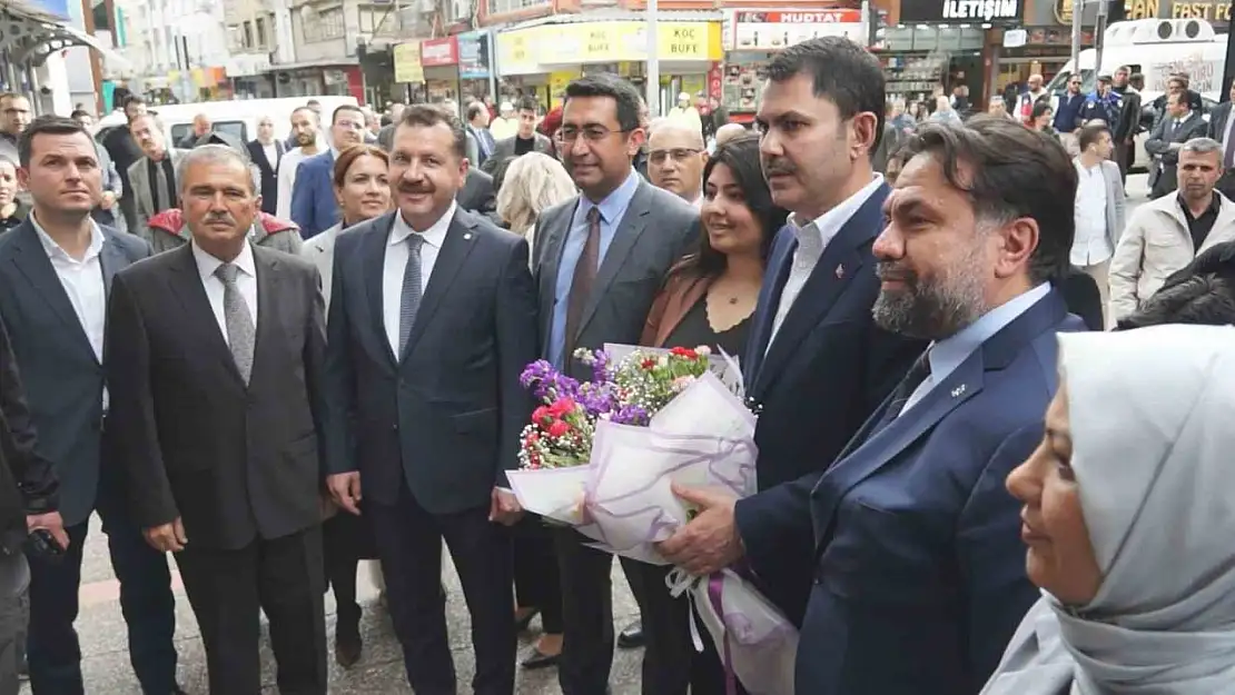 Bakan Kurum, Balıkesir'de esnafı ziyaret etti