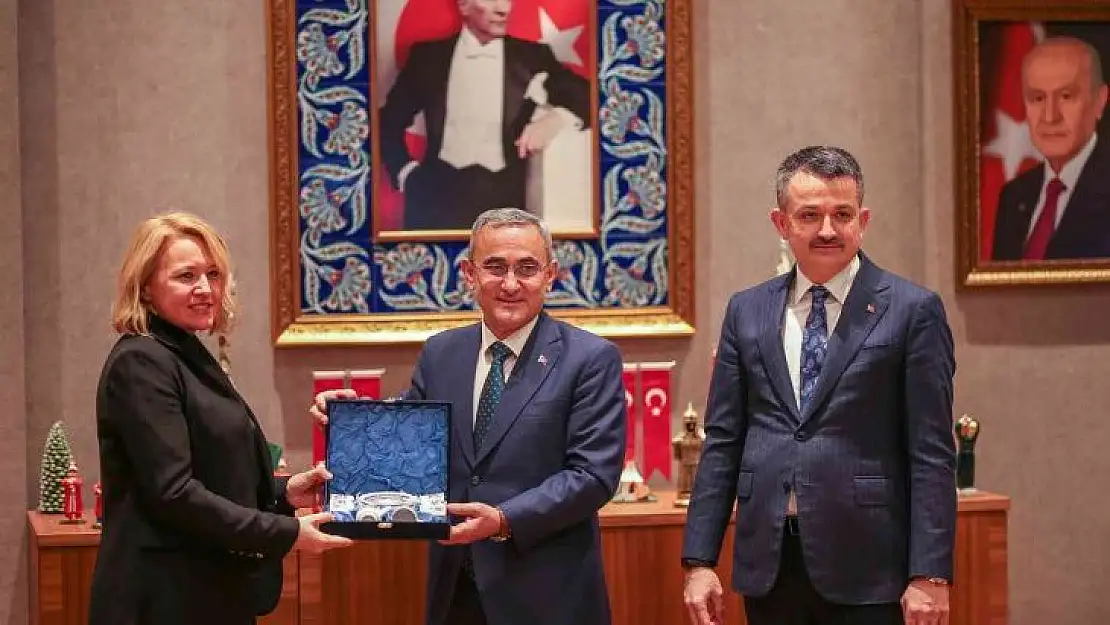 Bakan Pakdemirli Kütahya Belediyesi'nde