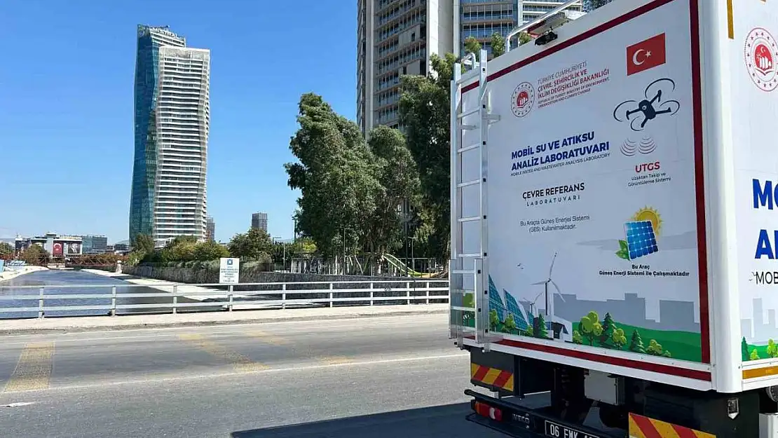 Bakanlık, İzmir Körfezi'ndeki balık ölümleri için bölgeden numune aldı