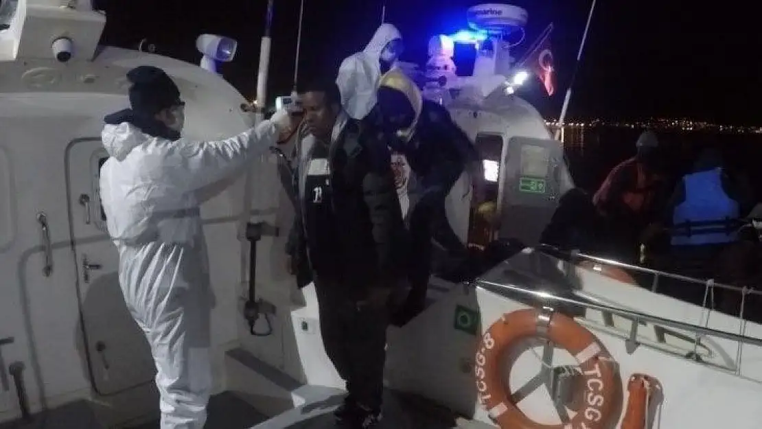 Balıkesir açıklarında 35 düzensiz göçmen kurtarıldı