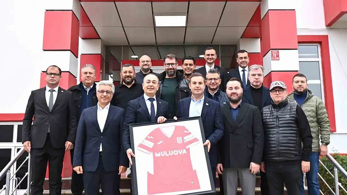 Balıkesir Büyükşehir Belediye Başkanı Ahmet Akın, Balıkesirspor Kulübü'nü ziyaret etti