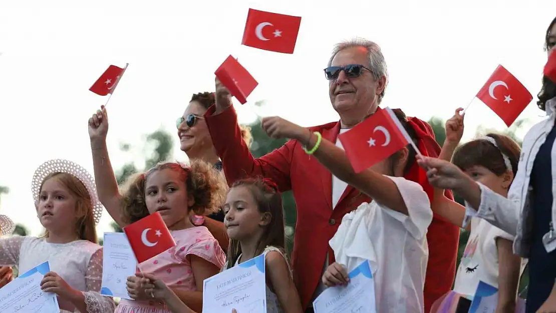 Balıkesir Büyükşehir Belediyesi, Bandırma'da zafer coşkusu yaşattı