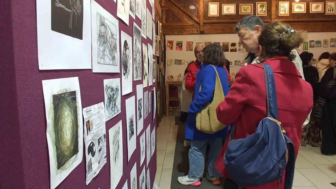 Balıkesir'de  Uluslararası Posta Sanatı Sergisi düzenlendi