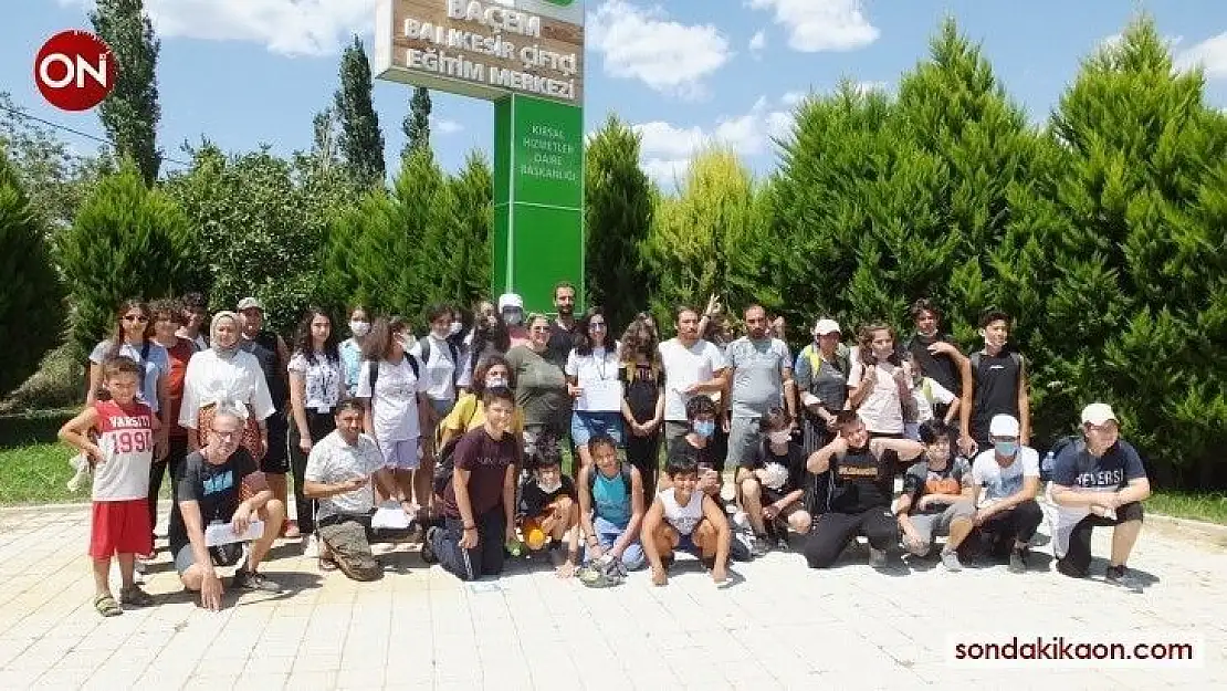 Balıkesir'de 'Z Kuşağı' aromatik bitkileri tanıdı, parfüm yaptı