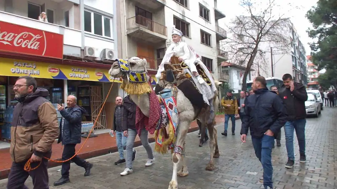 Balıkesir'de develi sünnet geleneği devam ediyor