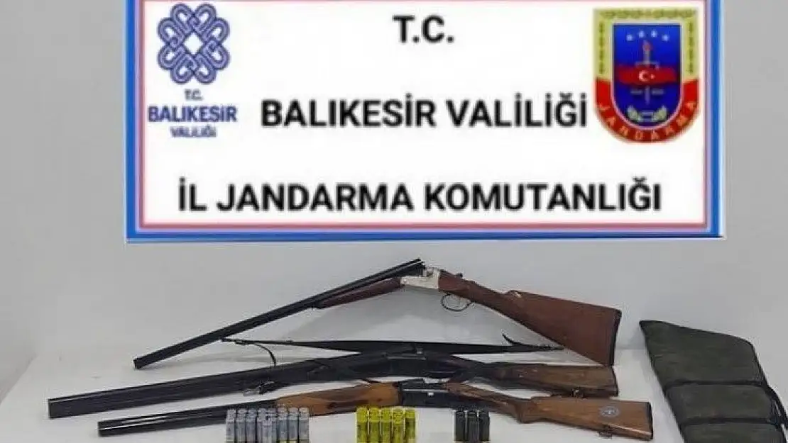 Balıkesir'de jandarma 22 aranan şahsı yakaladı