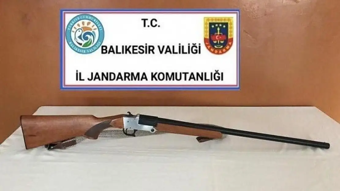 Balıkesir'de jandarma 23 aranan şahsı yakaladı