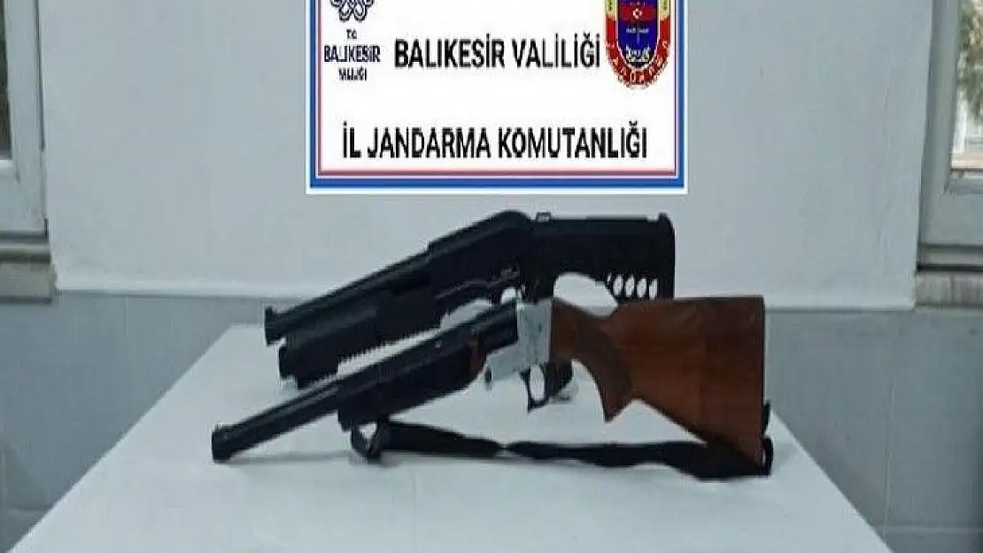 Balıkesir'de jandarma 30 aranan şahsı yakaladı