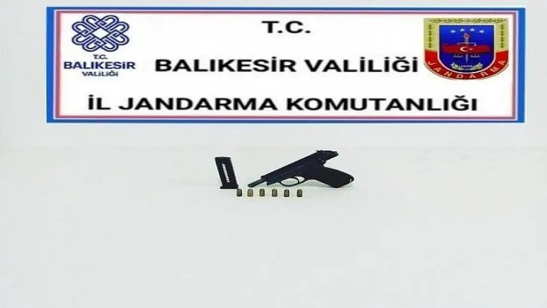 Balıkesir'de jandarma 7 aranan şahsı yakaladı