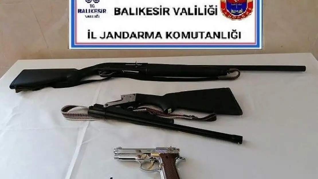 Balıkesir'de jandarma son 3 günde aranan 50 kişiyi yakaladı