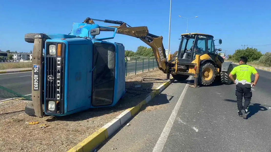 Balıkesir'de kamyonet devrildi 1 ölü, 2 yaralı