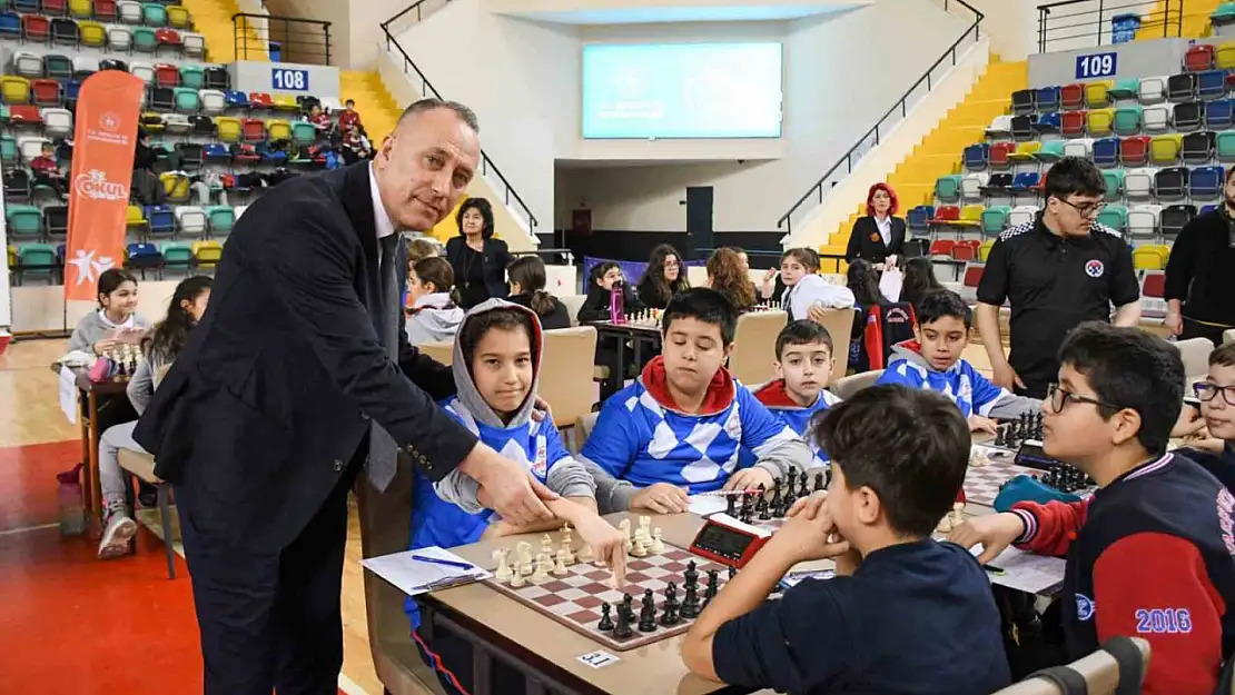 Balıkesir'de okullar arası spor müsabakaları devam ediyor
