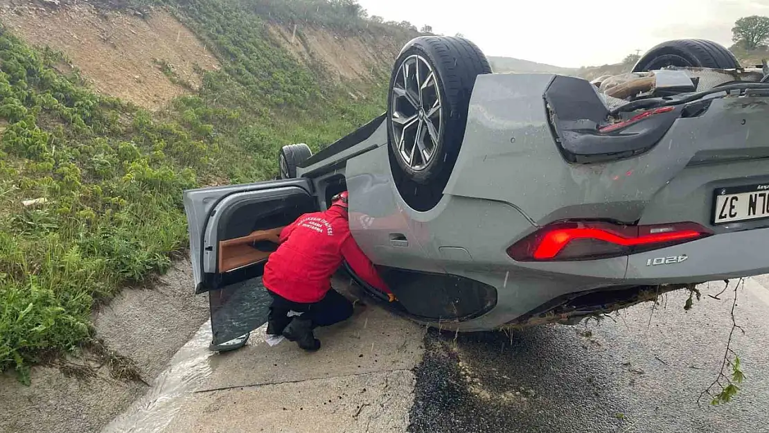 Balıkesir'de otobanda araç takla attı: 4 kişi yaralandı