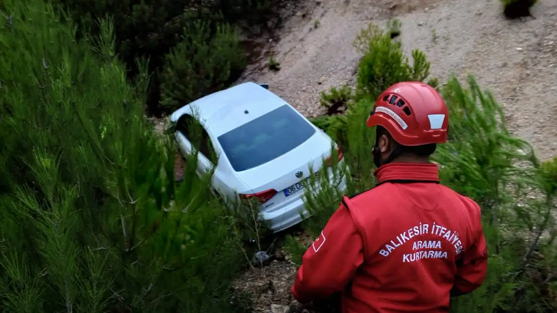 Balıkesir'de otomobil şarampole uçtu: 1 yaralı