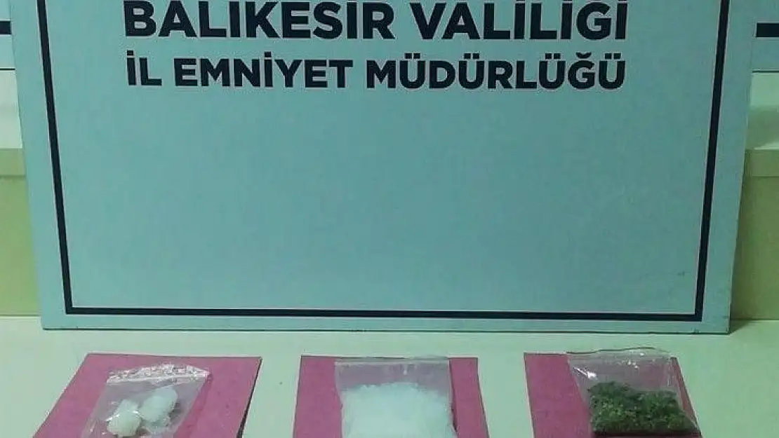 Balıkesir'de polis 10 uyuşturucu zanlısını yakaladı