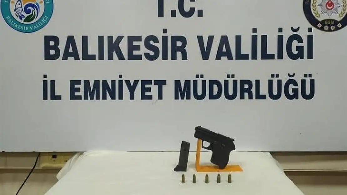 Balıkesir'de polis 14 aranan şahsı yakaladı