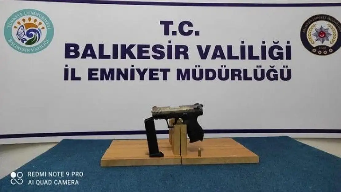 Balıkesir'de polis 17 aranan şahsı yakaladı